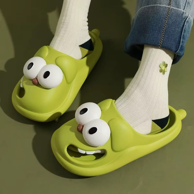 SharkBite ™ Kissing Slippers