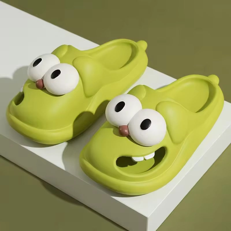 SharkBite ™ Kissing Slippers